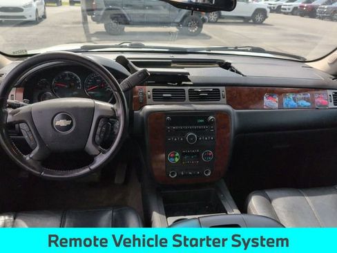 Used 2010 Chevrolet Suburban LT image 25