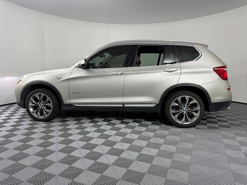 Used 2017 BMW X3 xDrive28i image 2