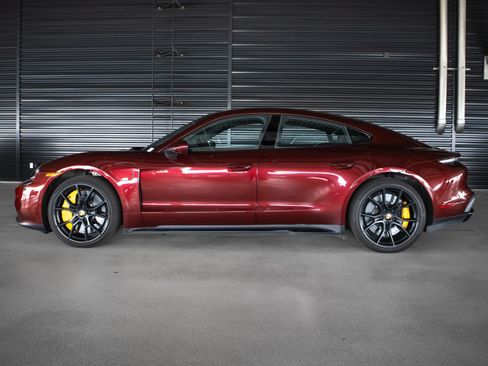 Used 2022 Porsche Taycan GTS AWD/4WD image 2