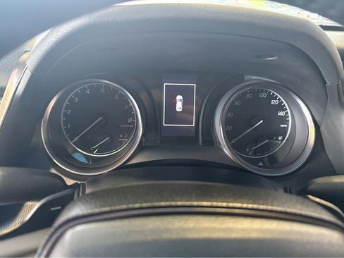 Used 2024 Toyota Camry SE FWD image 3