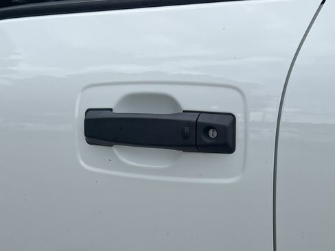 Used 2021 Nissan Titan PRO-4X w/ Pro-4x Convenience Package AWD/4WD image 31
