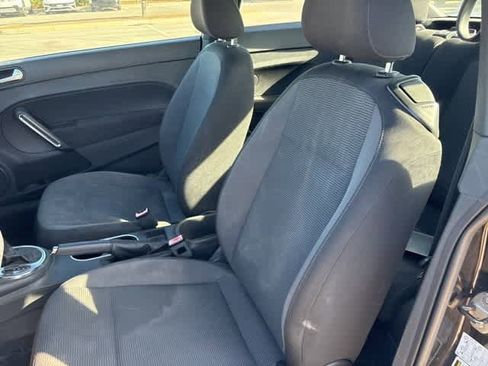 Used 2013 Volkswagen Beetle 2.5 image 10