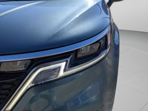 Used 2023 Kia Carnival EX image 10