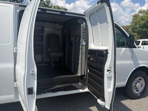 Used 2020 Chevrolet Express 2500 Extended w/ Enhanced Convenience Package RWD image 21