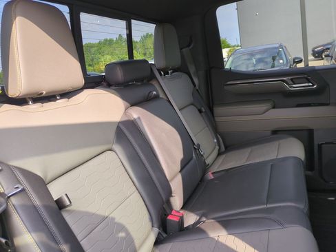 Used 2024 Chevrolet Silverado 1500 ZR2 w/ Technology Package AWD/4WD image 38