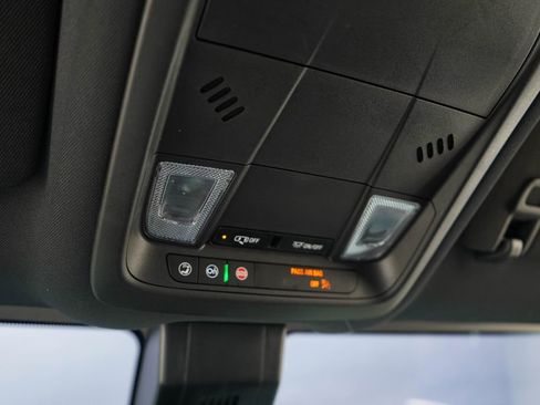 Used 2022 Chevrolet Equinox RS w/ RS Leather Package FWD image 12