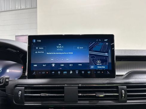 Certified 2025 Lincoln Corsair FWD image 19
