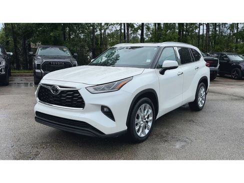 Used 2020 Toyota Highlander Limited FWD image 4