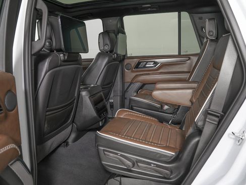 Used 2026 GMC Yukon Denali Ultimate w/ LPO, Floor Liner Package image 16