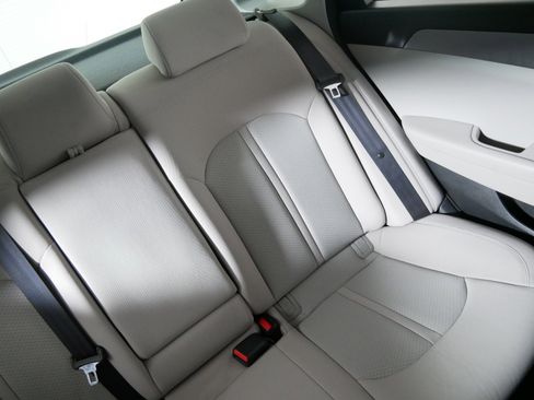 Used 2015 Hyundai Sonata SE image 14