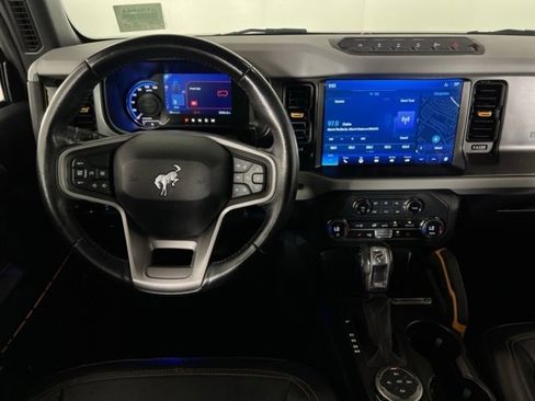 Used 2023 Ford Bronco Badlands image 12