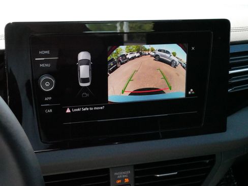 Certified 2025 Volkswagen Jetta Sport FWD image 29