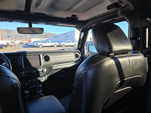 Used 2022 Jeep Wrangler Unlimited Sahara AWD/4WD image 14