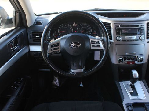 Used 2013 Subaru Outback 2.5i Premium image 10