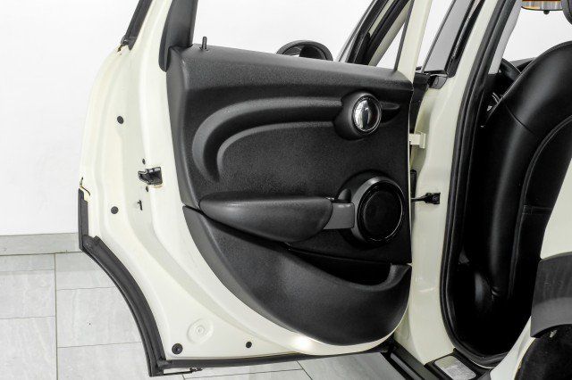 Used 2016 MINI Cooper 4-Door Hardtop FWD image 42