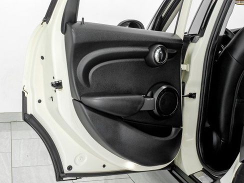 Used 2016 MINI Cooper 4-Door Hardtop FWD image 42