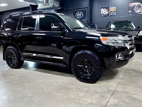 Used 2019 Toyota Land Cruiser AWD/4WD image 9