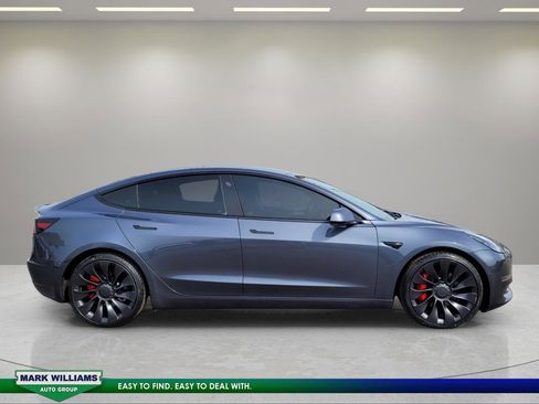 Used 2022 Tesla Model 3 Performance image 2