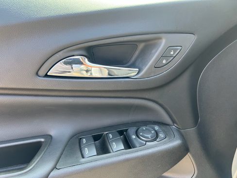 Used 2024 Chevrolet Equinox LT w/ Driver Convenience Package AWD/4WD image 13
