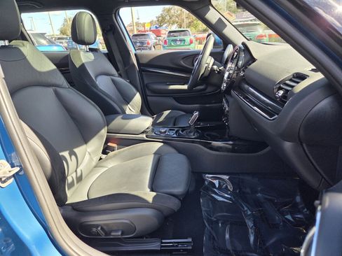 Used 2022 MINI Cooper Clubman S w/ Premium Package image 17