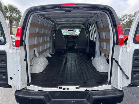 Used 2022 Chevrolet Express 2500 w/ Driver Convenience Package image 18