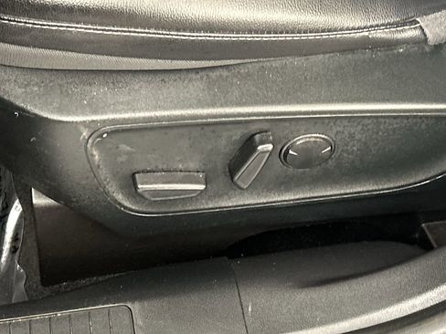 Used 2022 Ford Escape SEL image 19