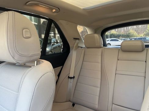 Used 2021 Mercedes-Benz GLE 350 4MATIC image 6