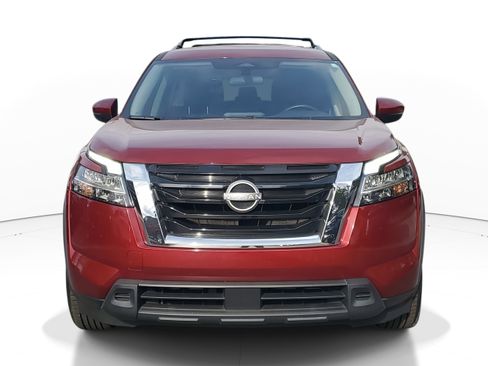 Used 2022 Nissan Pathfinder SV image 2