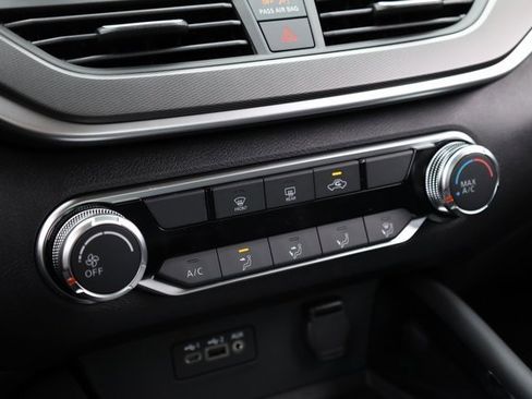 New 2025 Nissan Altima 2.5 SR image 19