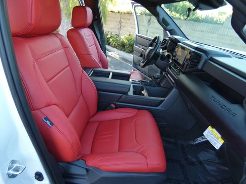 Used 2025 Toyota Tundra SR image 32