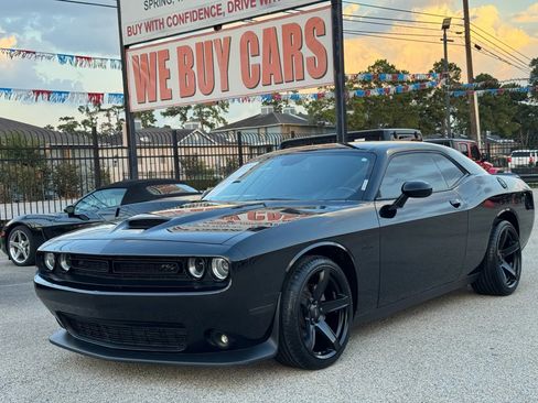Used 2023 Dodge Challenger R/T w/ Blacktop Package image 6
