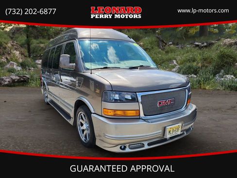 Used 2014 GMC Savana 1500 AWD image 1