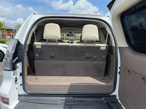 Used 2017 Lexus GX 460 Premium AWD/4WD image 9