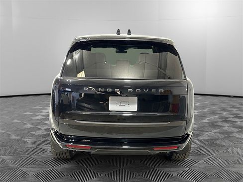 Used 2025 Land Rover Range Rover SE AWD/4WD image 4