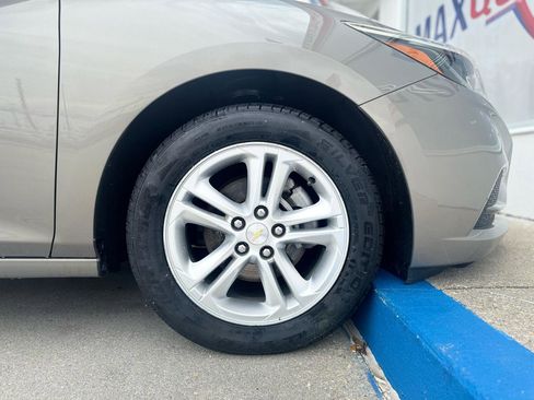 Used 2018 Chevrolet Cruze LT w/ Convenience Package FWD image 26