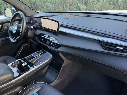 Used 2025 Buick Enclave Preferred image 29