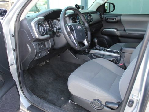 Used 2018 Toyota Tacoma SR5 image 11