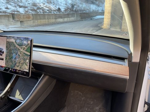 Used 2020 Tesla Model Y Performance image 24