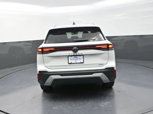 New 2026 Volkswagen Tiguan SE AWD/4WD image 9