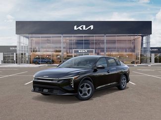 New 2025 Kia K4 LXS image 1