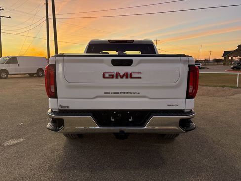 Certified 2024 GMC Sierra 1500 SLT image 5