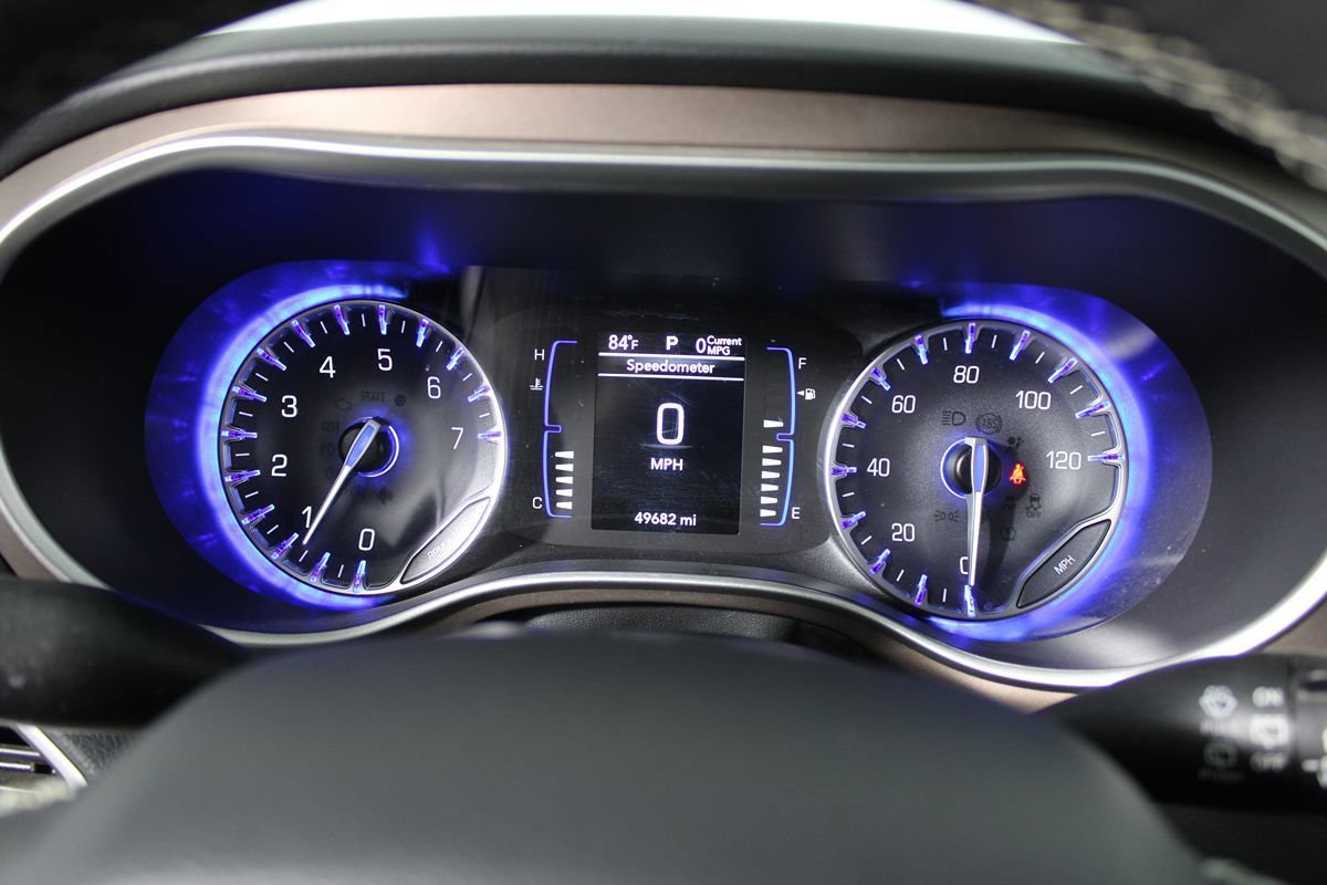 Used 2023 Chrysler Voyager LX FWD image 10