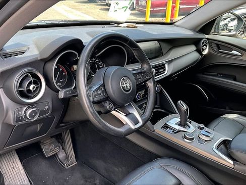 Used 2021 Alfa Romeo Stelvio Ti w/ Nero Edizione AWD/4WD image 9