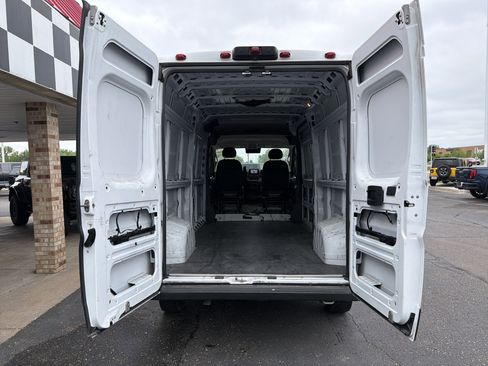 Used 2023 RAM ProMaster 2500 FWD image 3