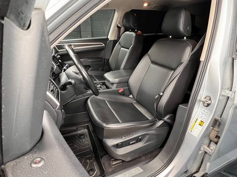 Used 2018 Volkswagen Atlas SEL image 3