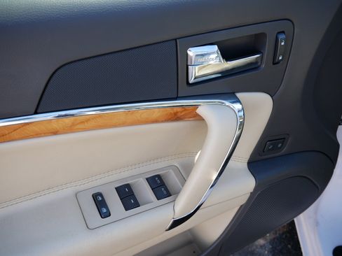 Used 2012 Lincoln MKZ image 20