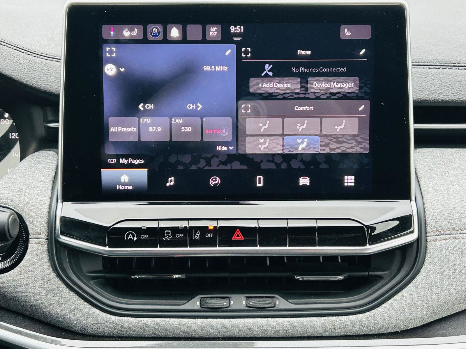 Used 2023 Jeep Compass Latitude w/ Sun and Sound Group AWD/4WD image 19