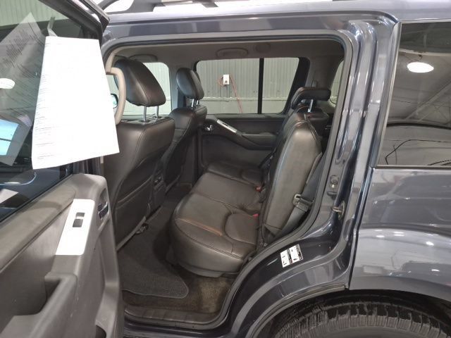 Used 2011 Nissan Pathfinder Silver AWD/4WD image 10