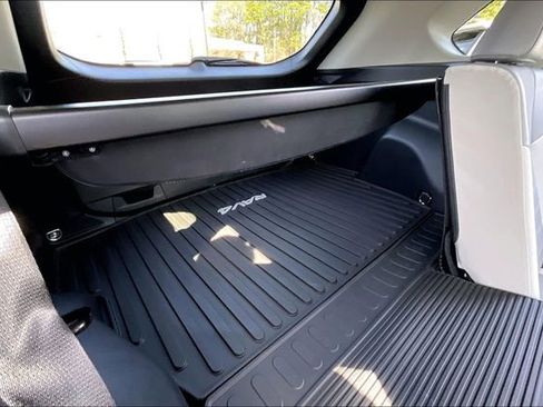 Used 2022 Toyota RAV4 XLE Premium image 28