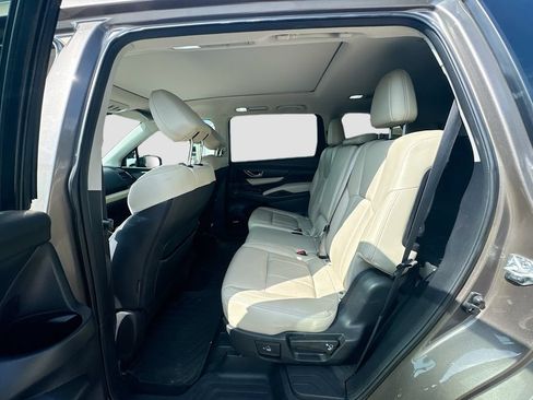 Used 2021 Subaru Ascent Limited w/ Technology Package AWD/4WD image 30